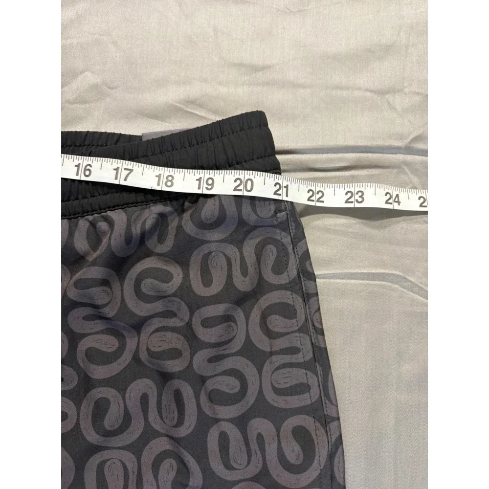 Quiksilver Mens Swim Trunks XXL Grey Black Swirl Quick Dry UPF 50 Board Shorts